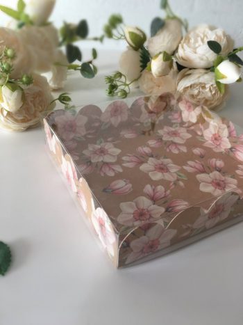 Коробка с прозрачной крышкой волна 15 см "Нарциссы"